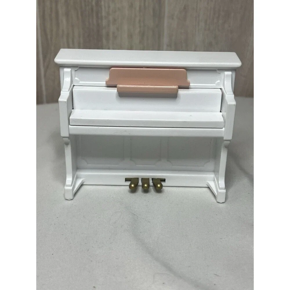 Sylvanian Families Calico Critters - White Piano With Pink Bench